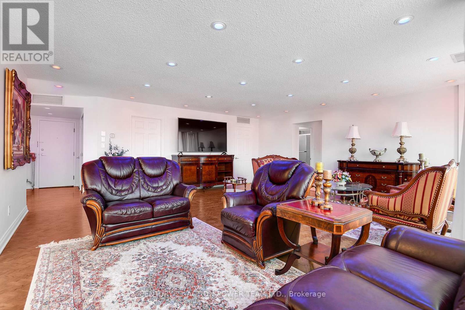 Ph2804 - 1510 Riverside Drive