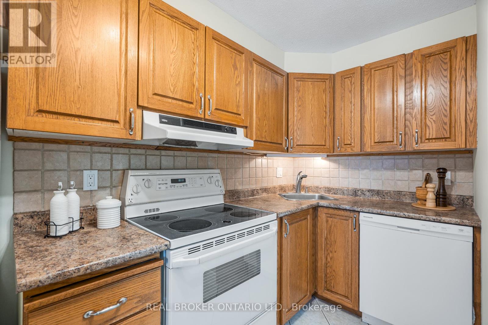 5 - 53 Sherway Drive