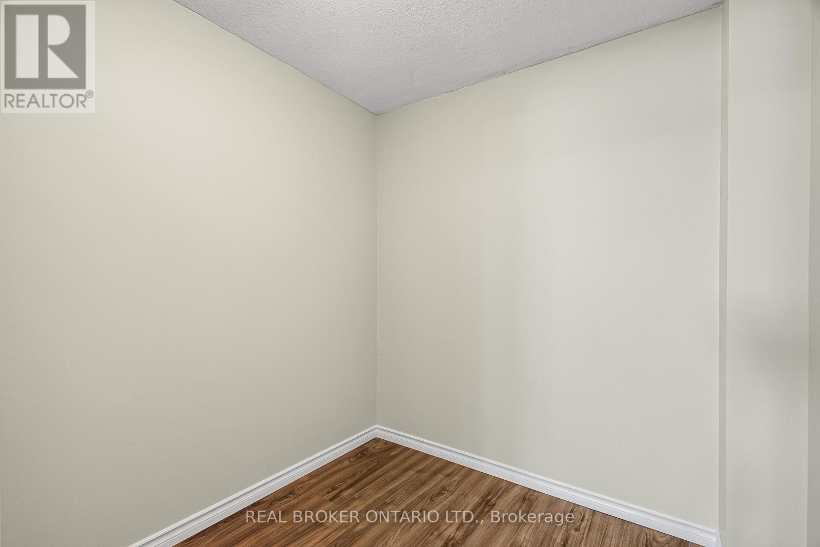 5 - 53 Sherway Drive