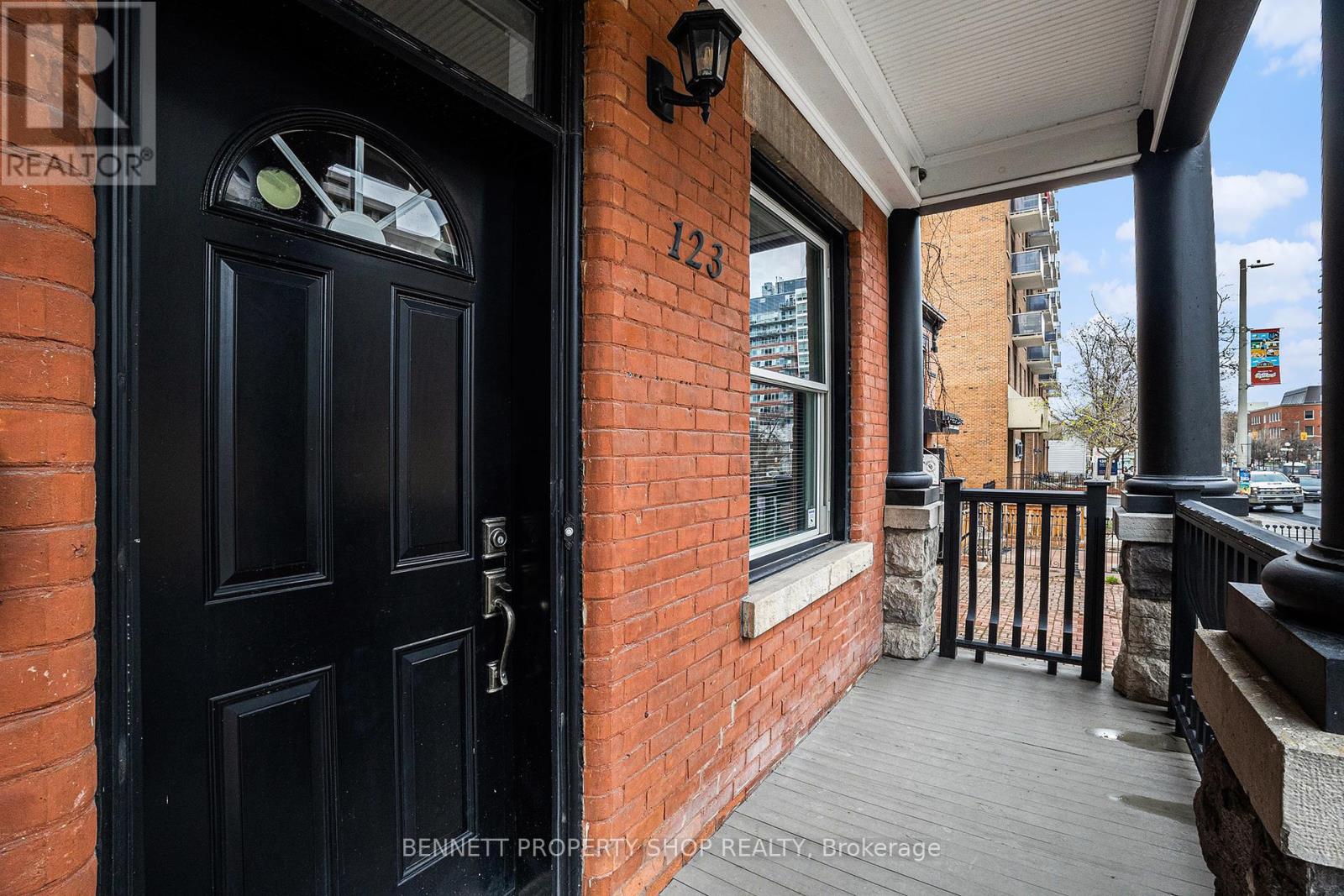 123 York Street