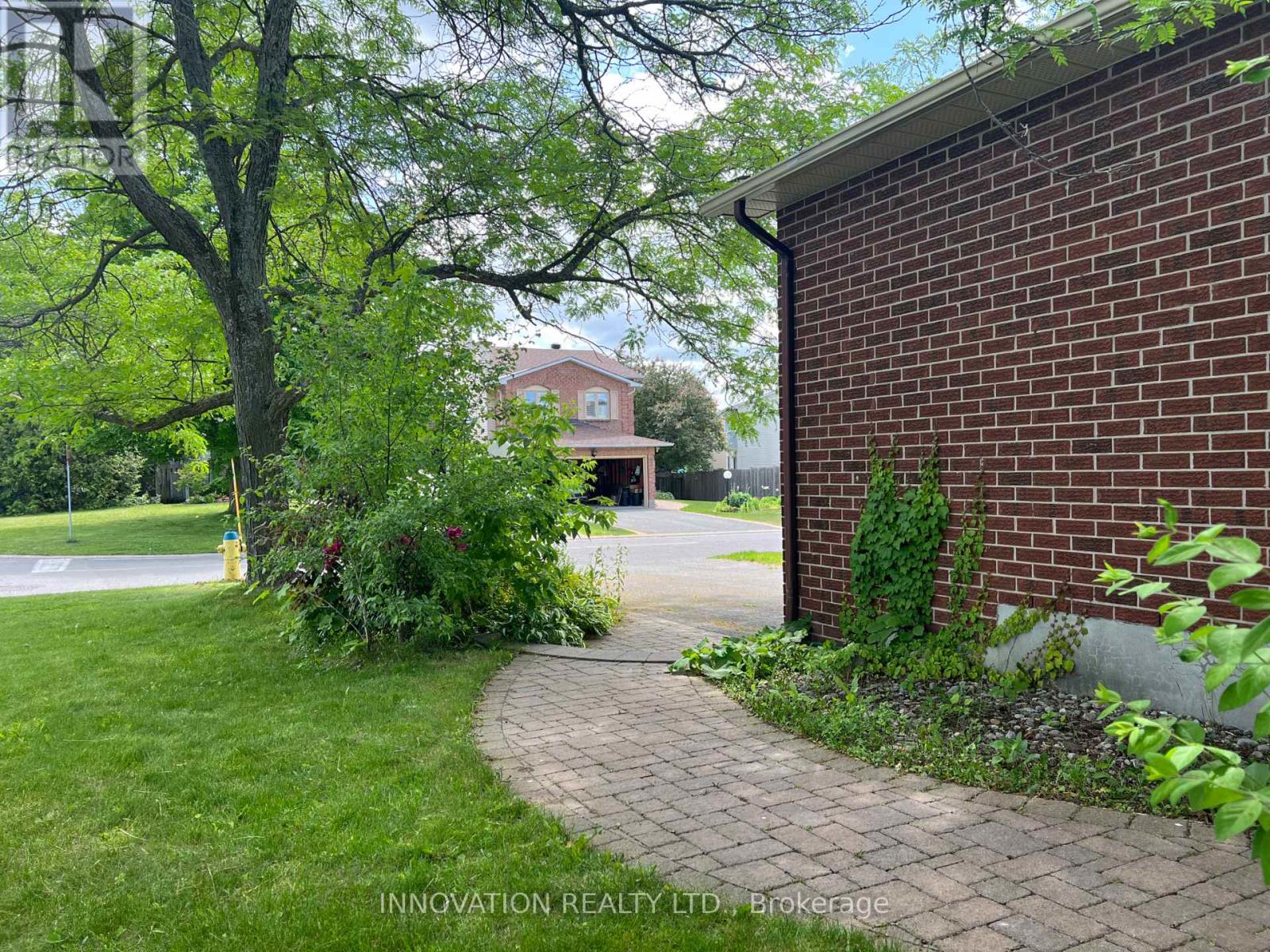 2 Chickasaw Crescent