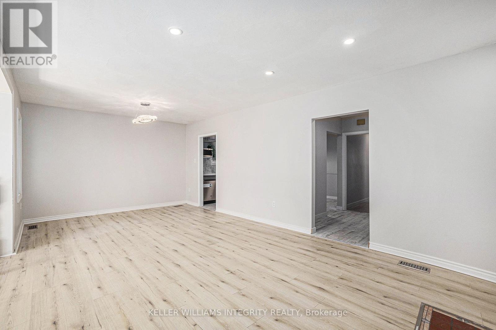 1401 Lowen Drive
