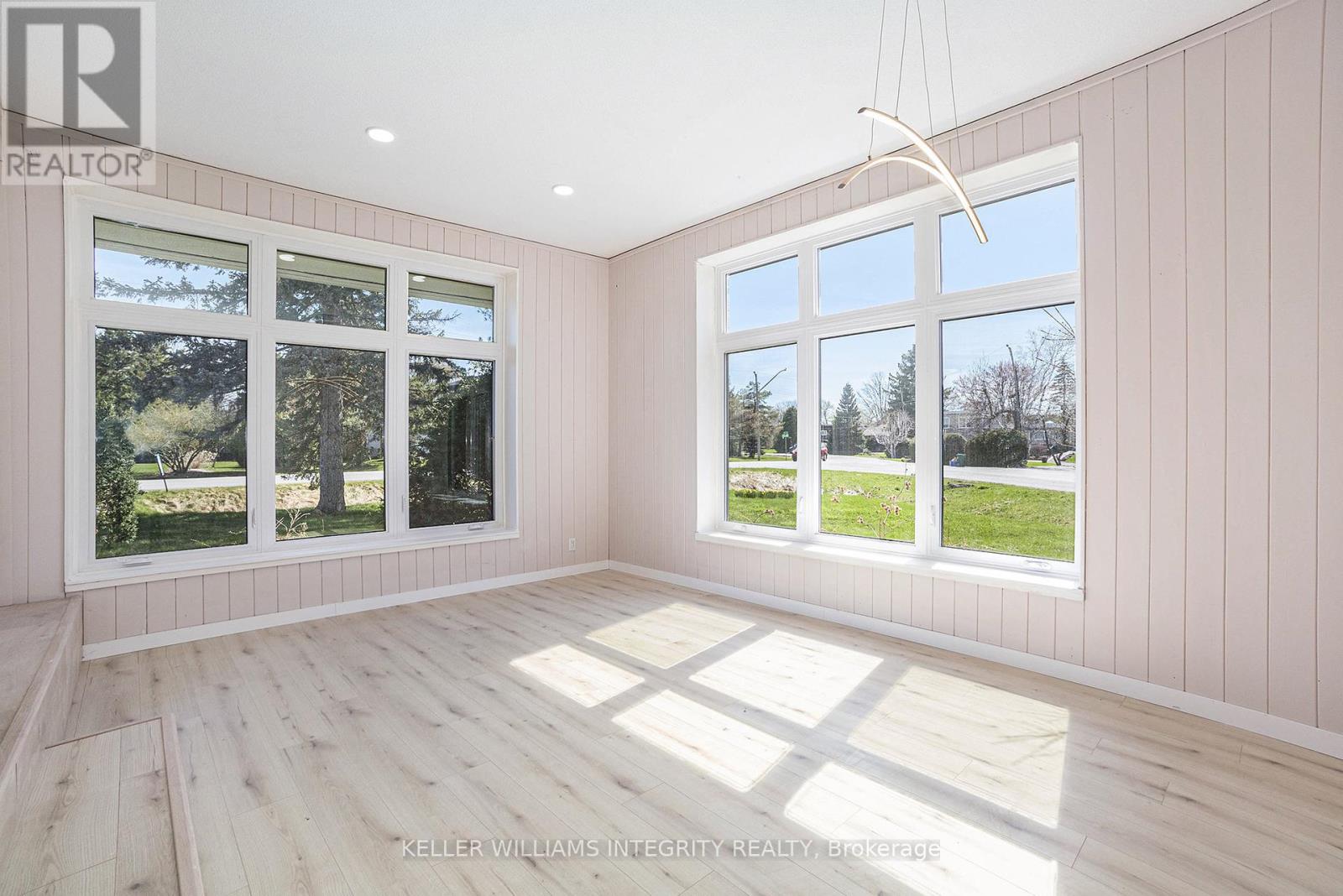 1401 Lowen Drive