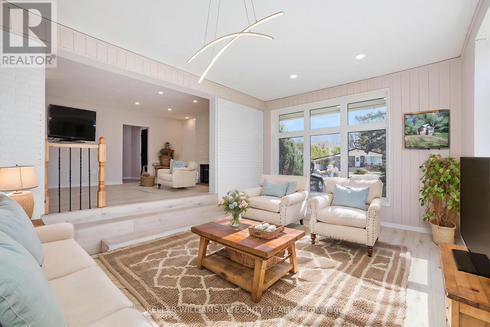 1401 Lowen Drive
