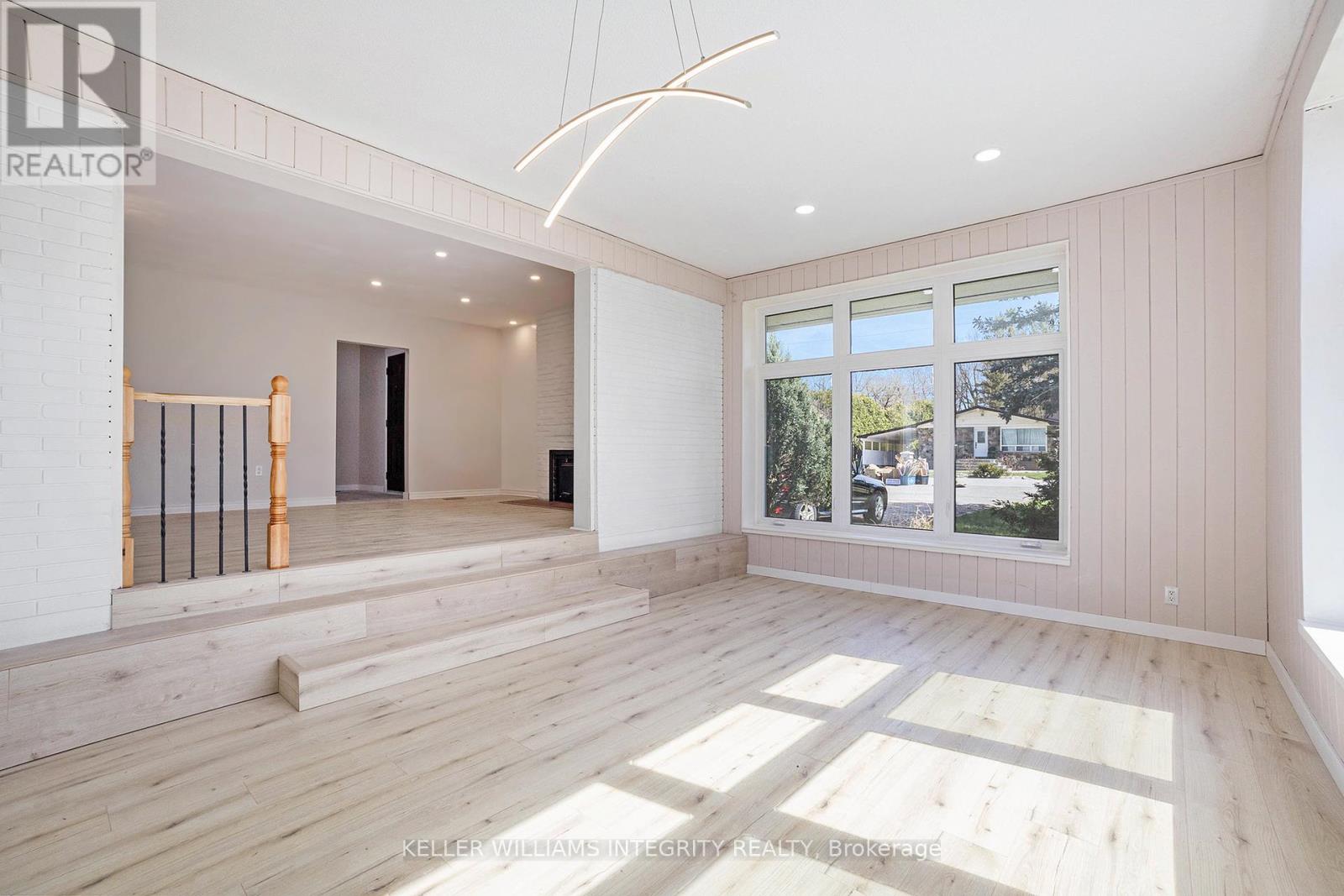 1401 Lowen Drive