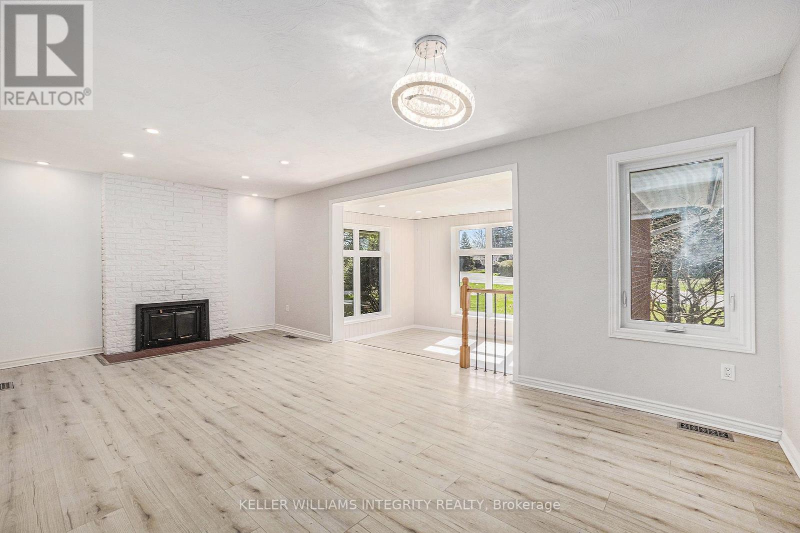 1401 Lowen Drive