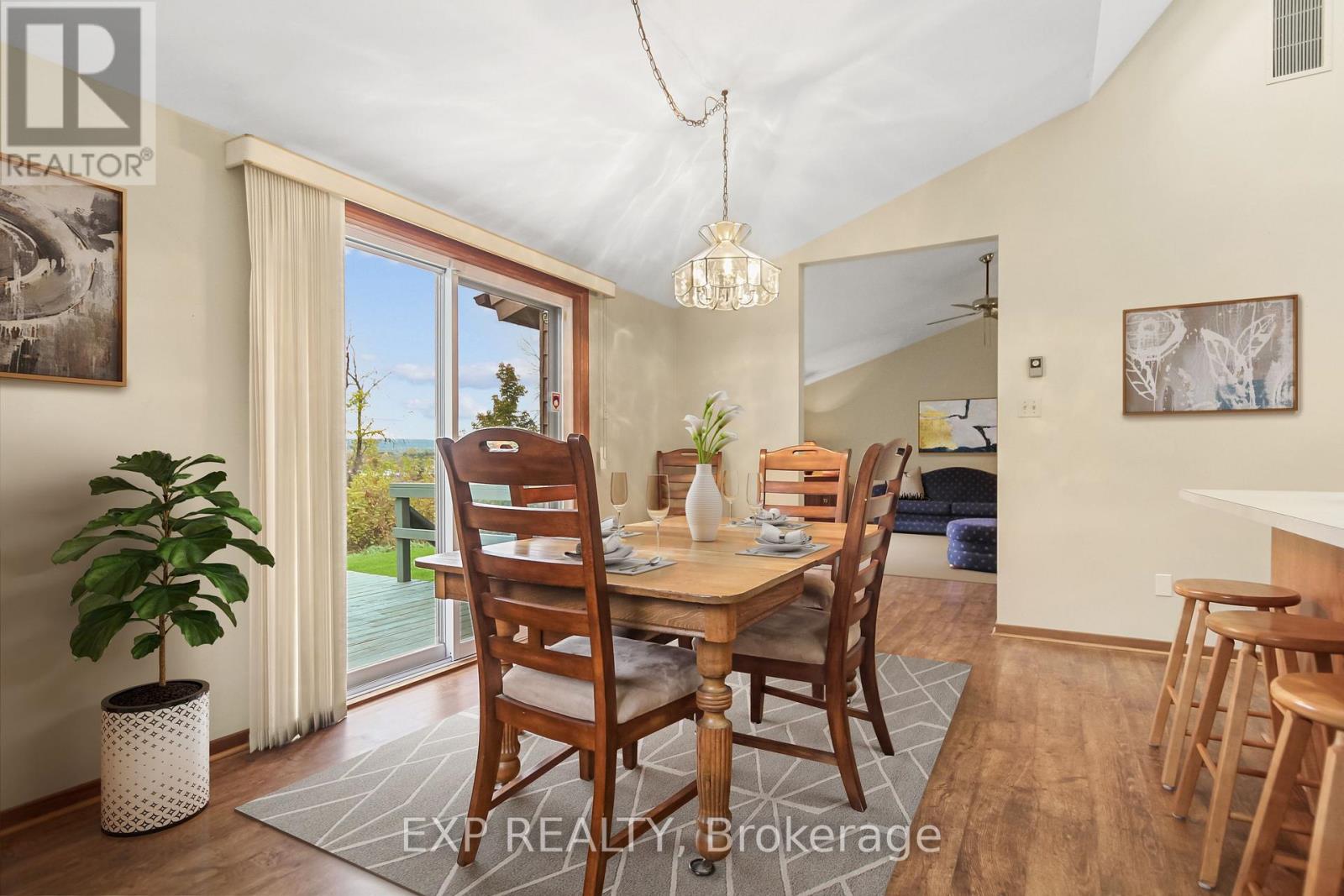 4817 Kinburn Side Road