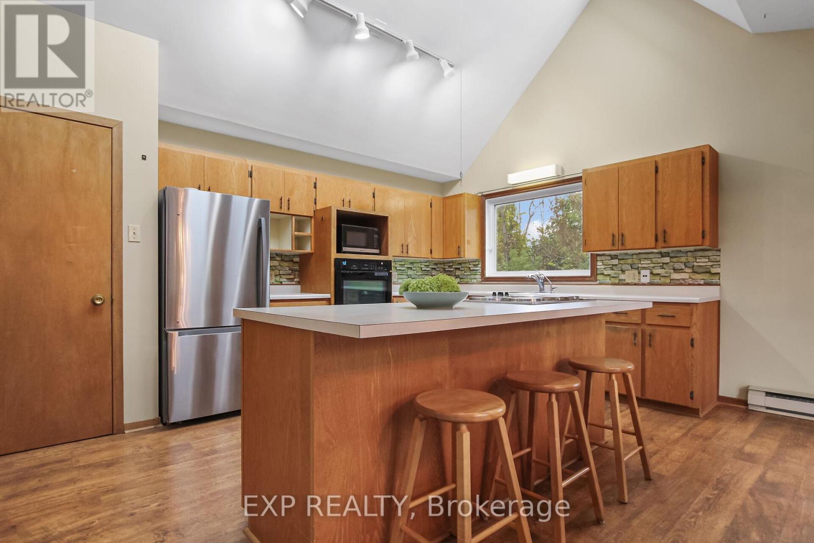 4817 Kinburn Side Road