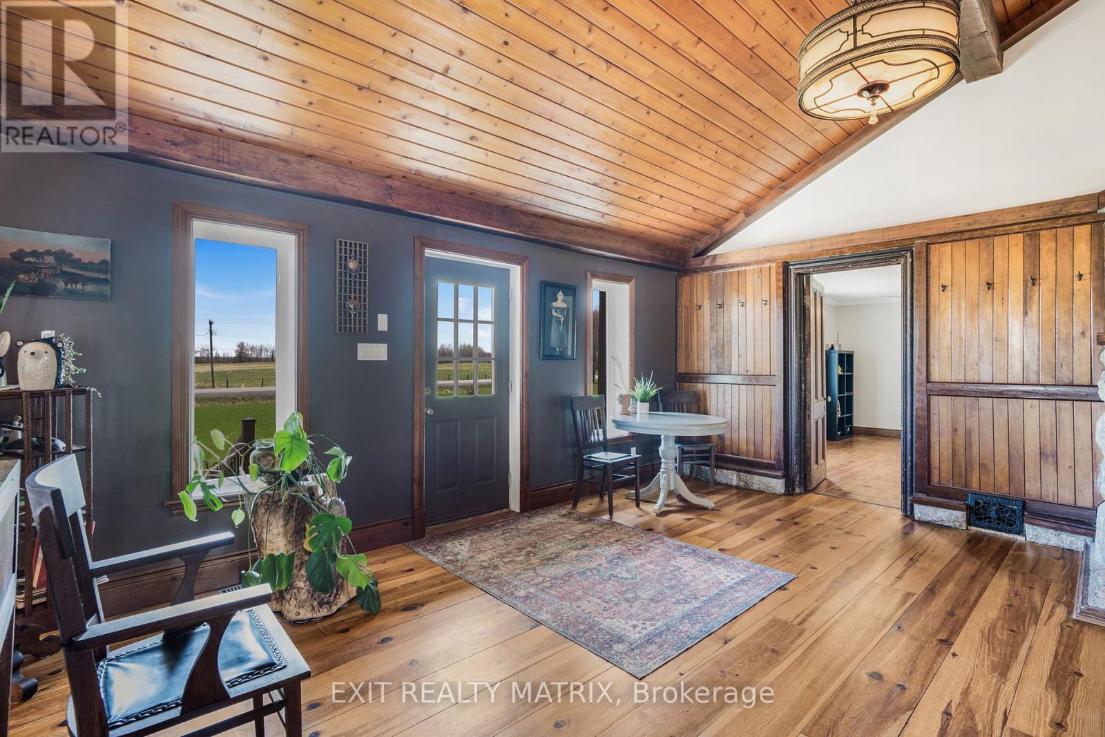 2228 Ste Anne Road