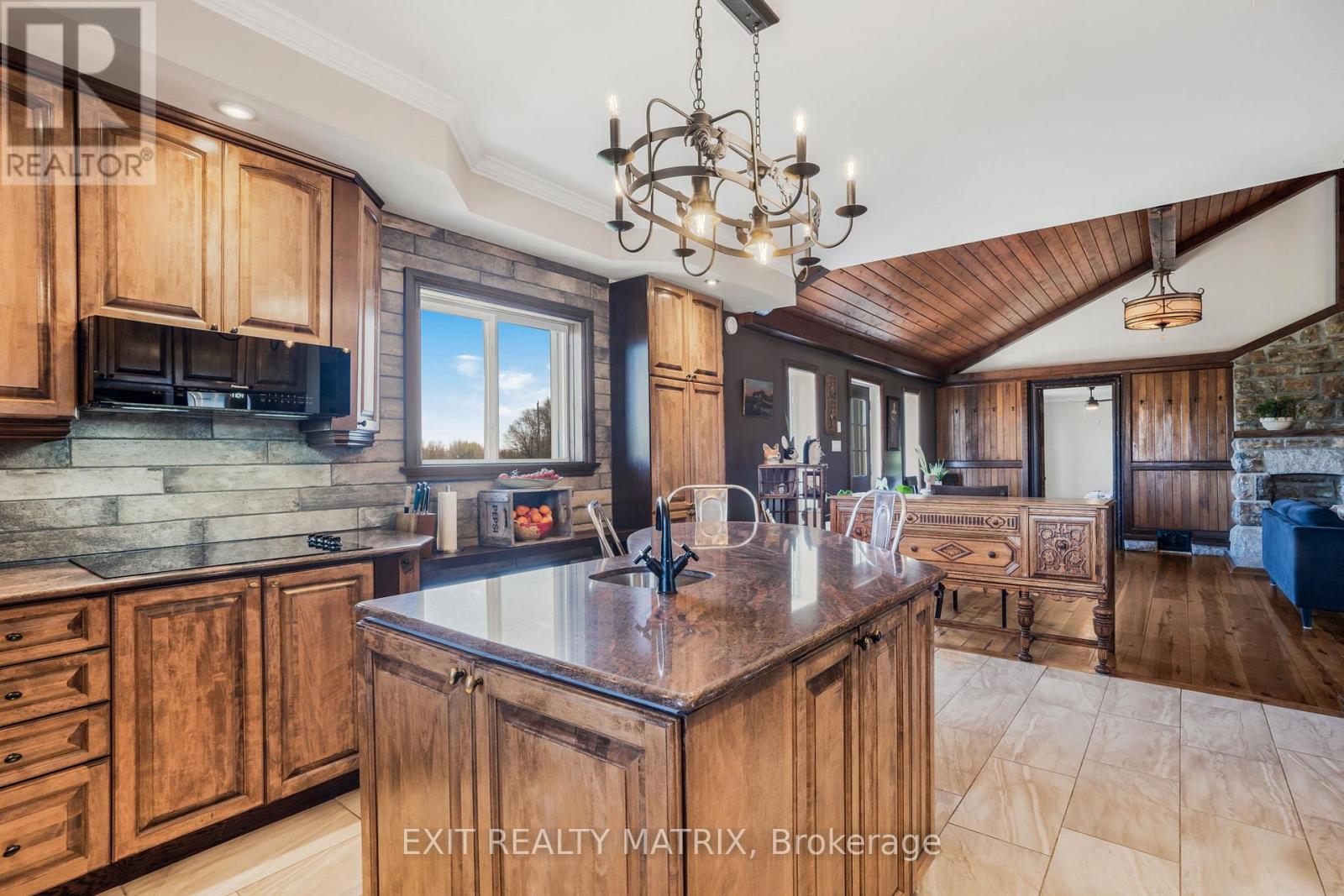 2228 Ste Anne Road