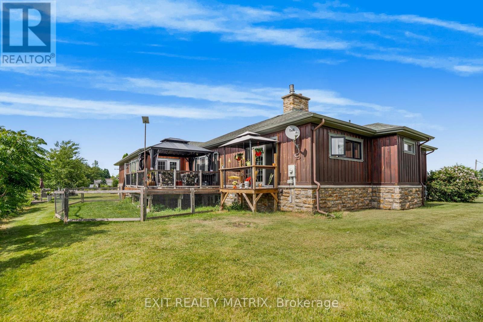 2228 Ste Anne Road