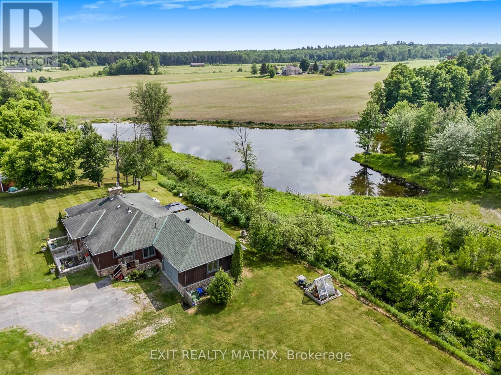 2228 Ste Anne Road