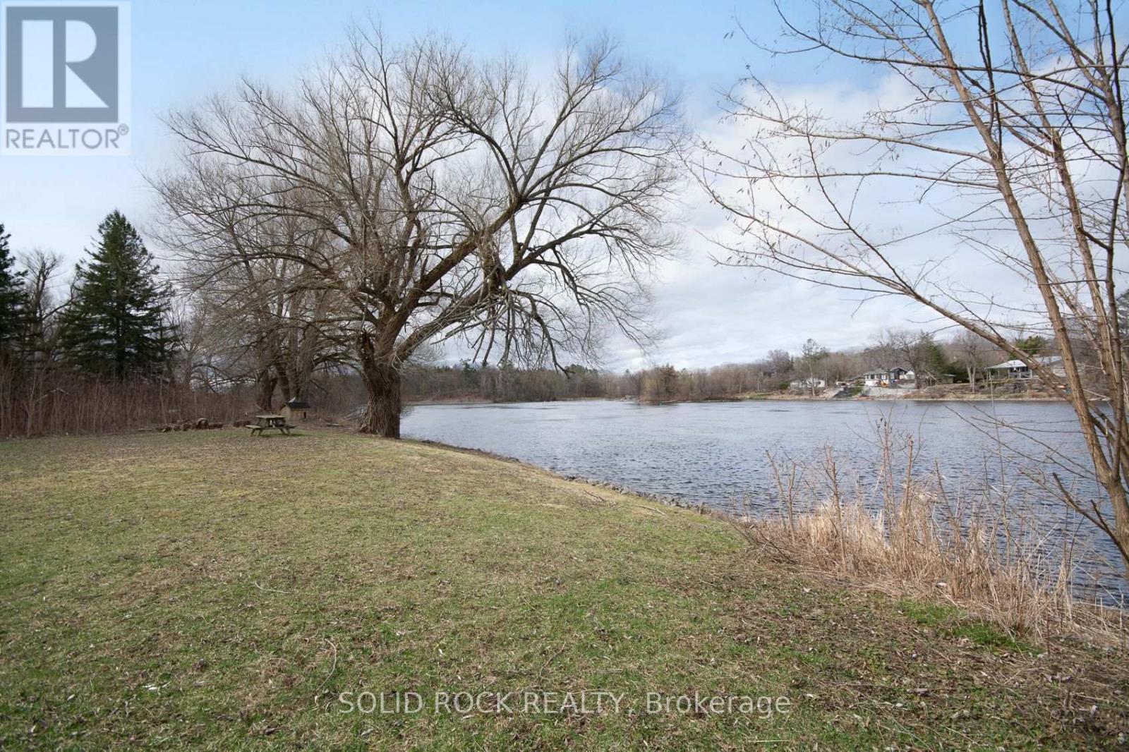 724 River Road