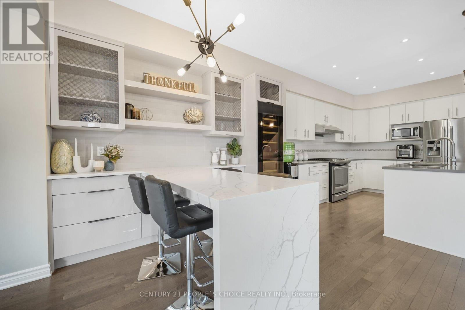 552 Stargazer Crescent