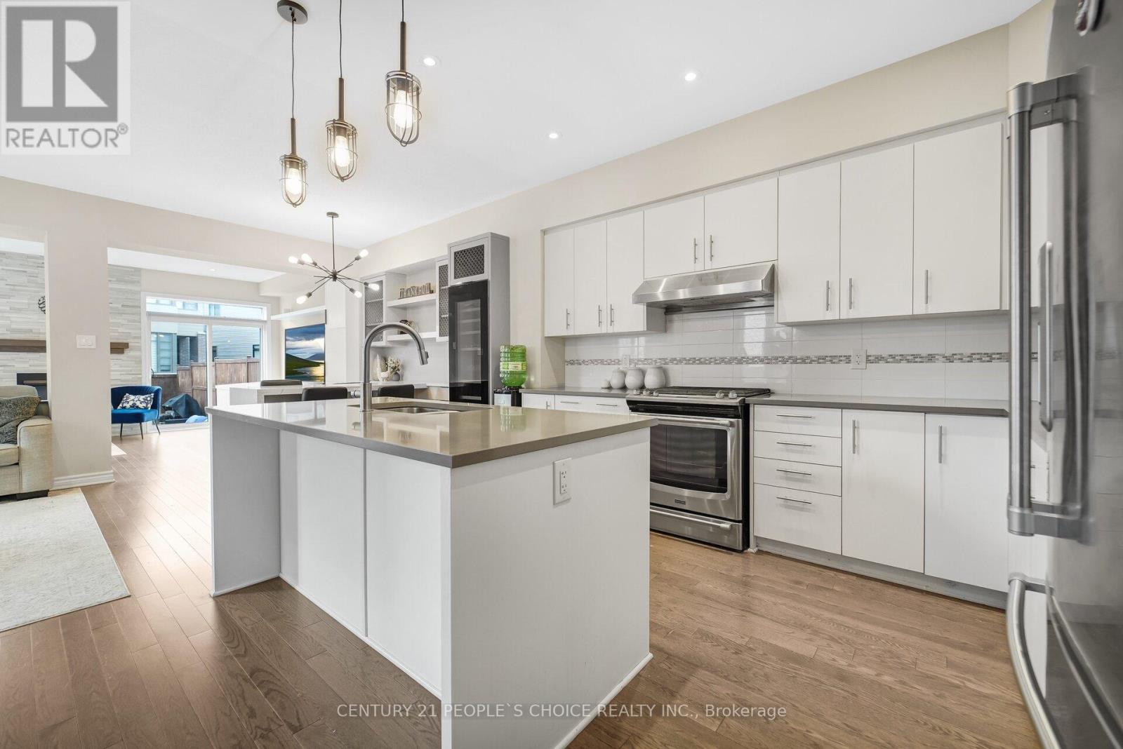 552 Stargazer Crescent
