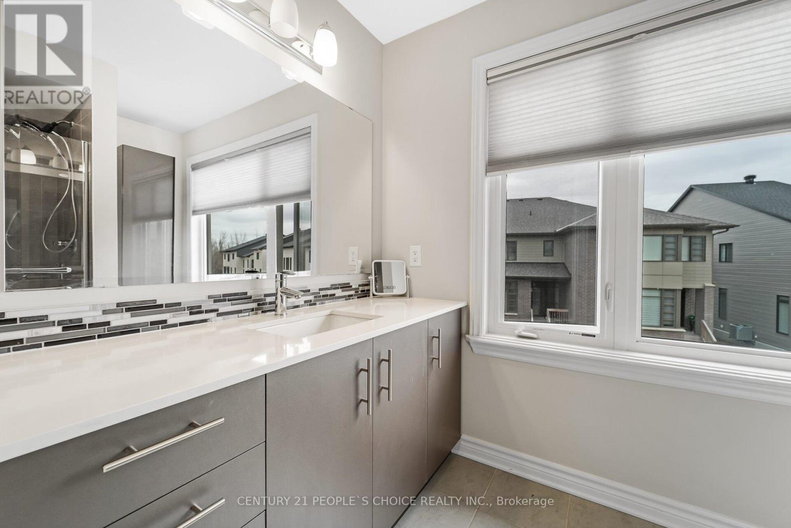552 Stargazer Crescent