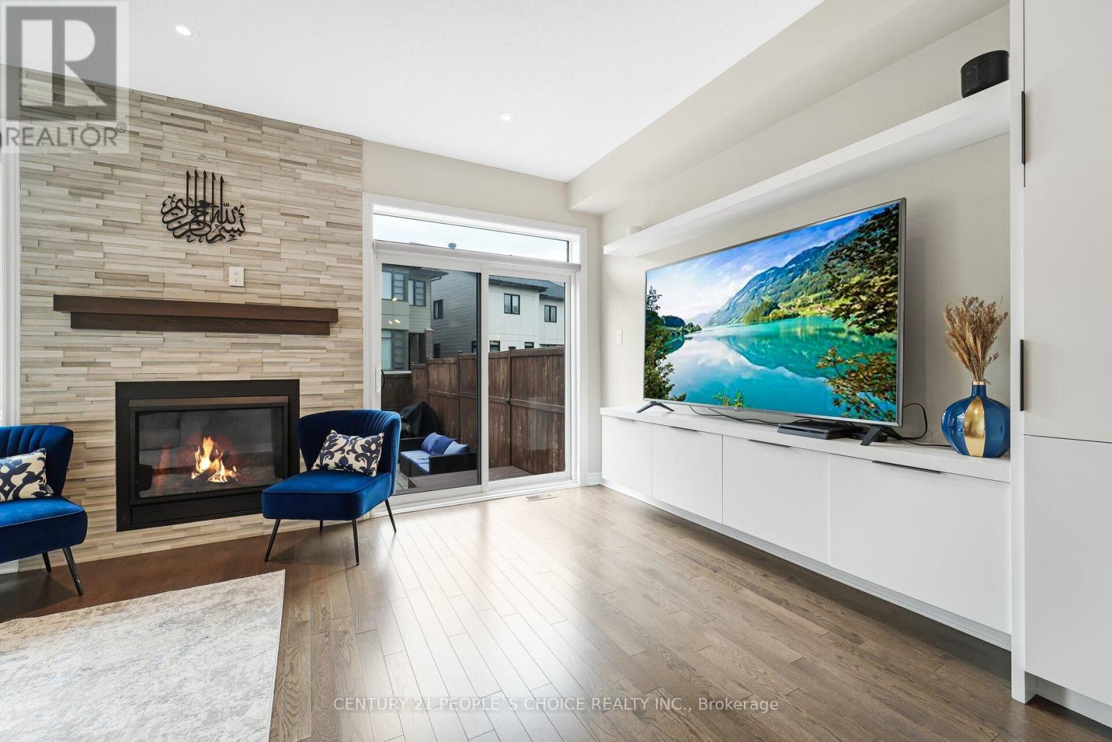 552 Stargazer Crescent