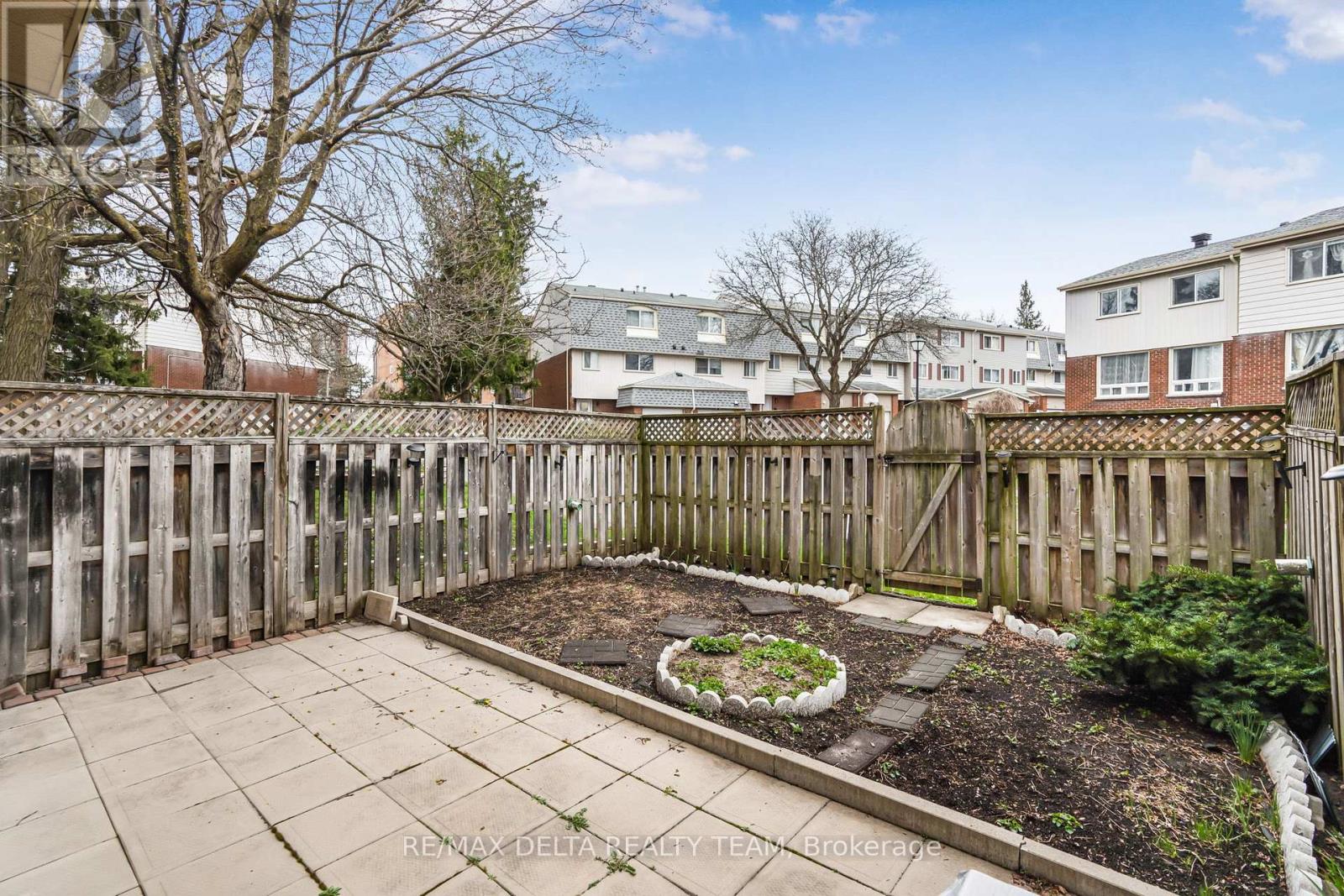 49 - 2115 Erinbrook Crescent