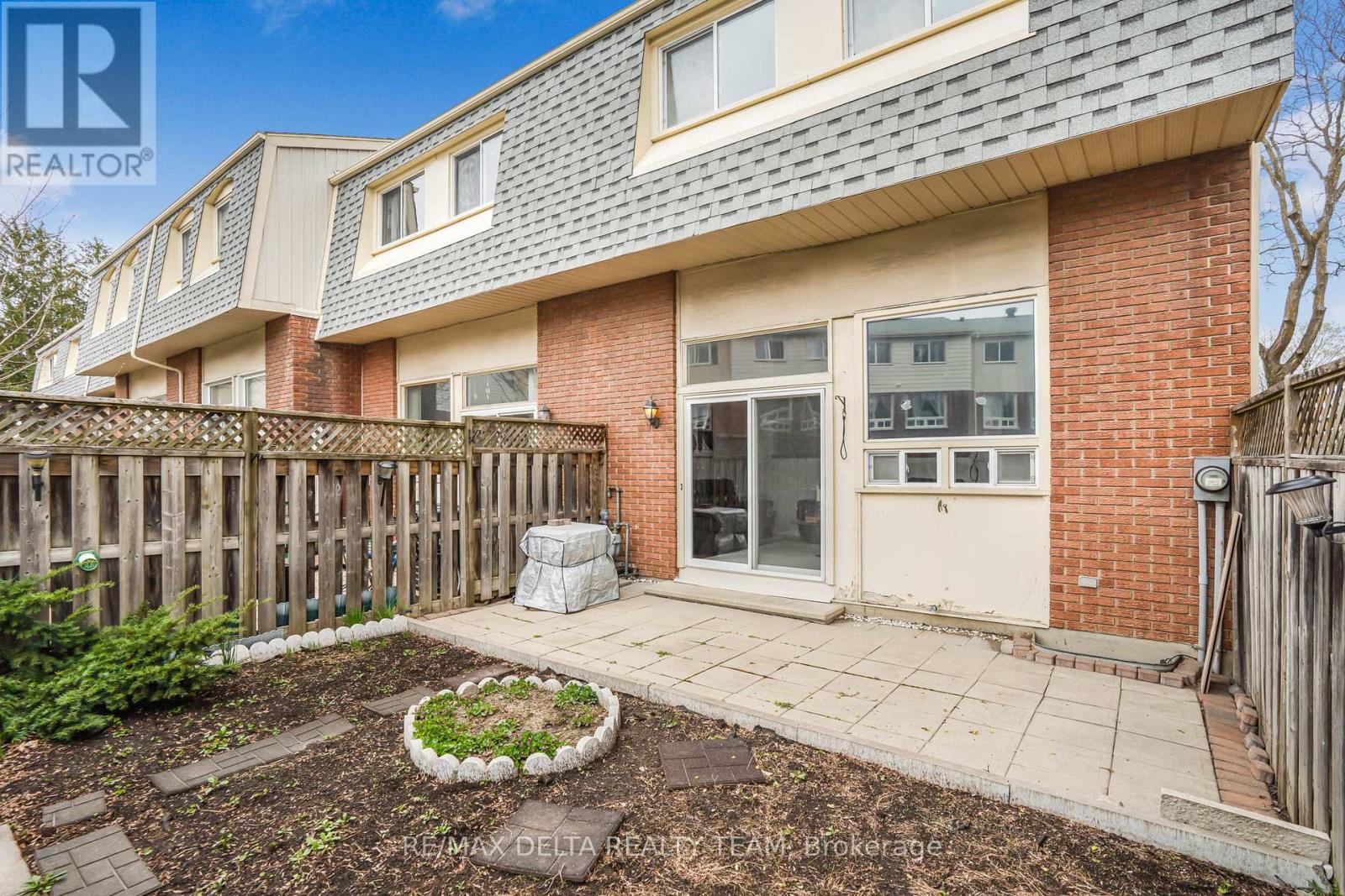 49 - 2115 Erinbrook Crescent