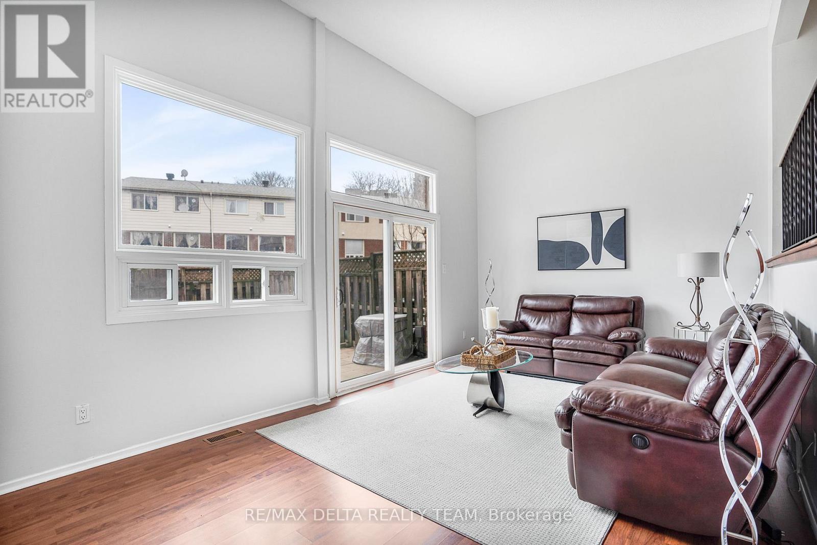 49 - 2115 Erinbrook Crescent