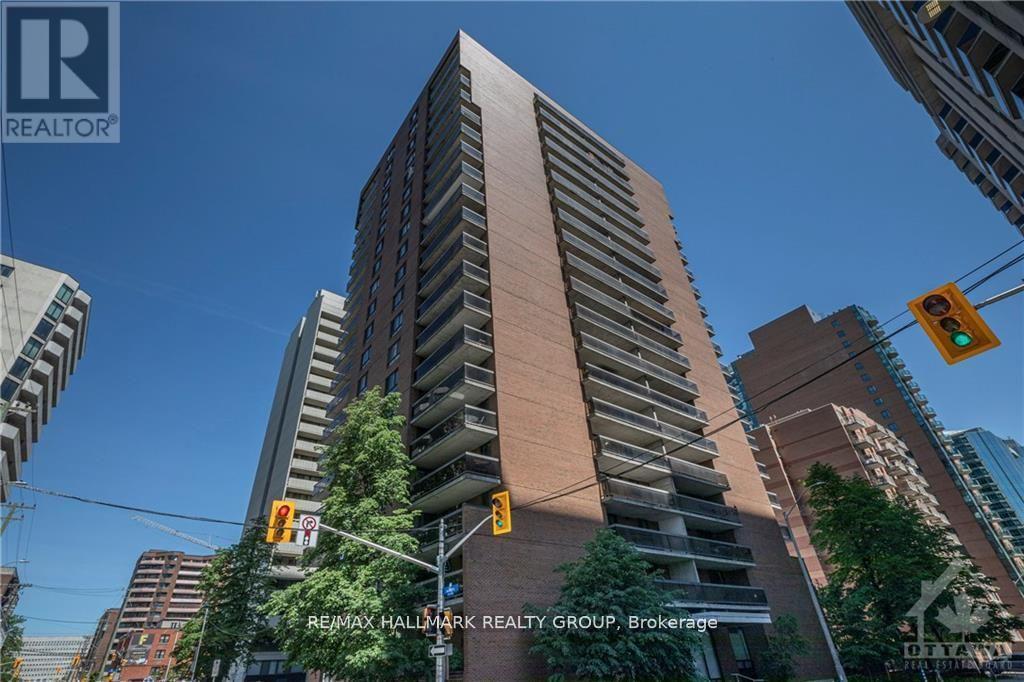 205 - 475 Laurier Avenue W