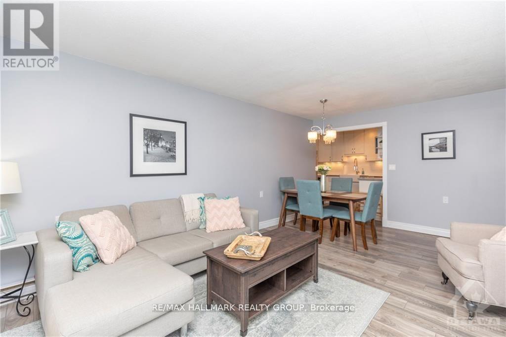 205 - 475 Laurier Avenue W