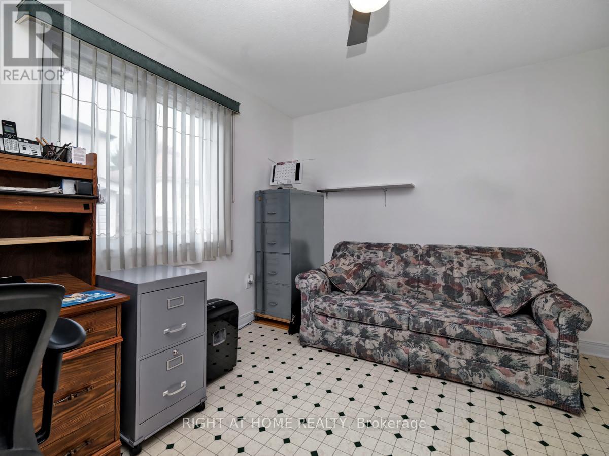 144 Sandra Crescent