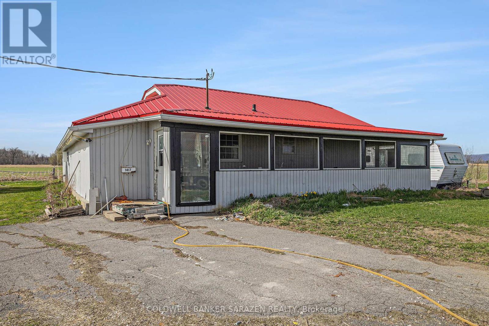 1417 Vances Side Road N