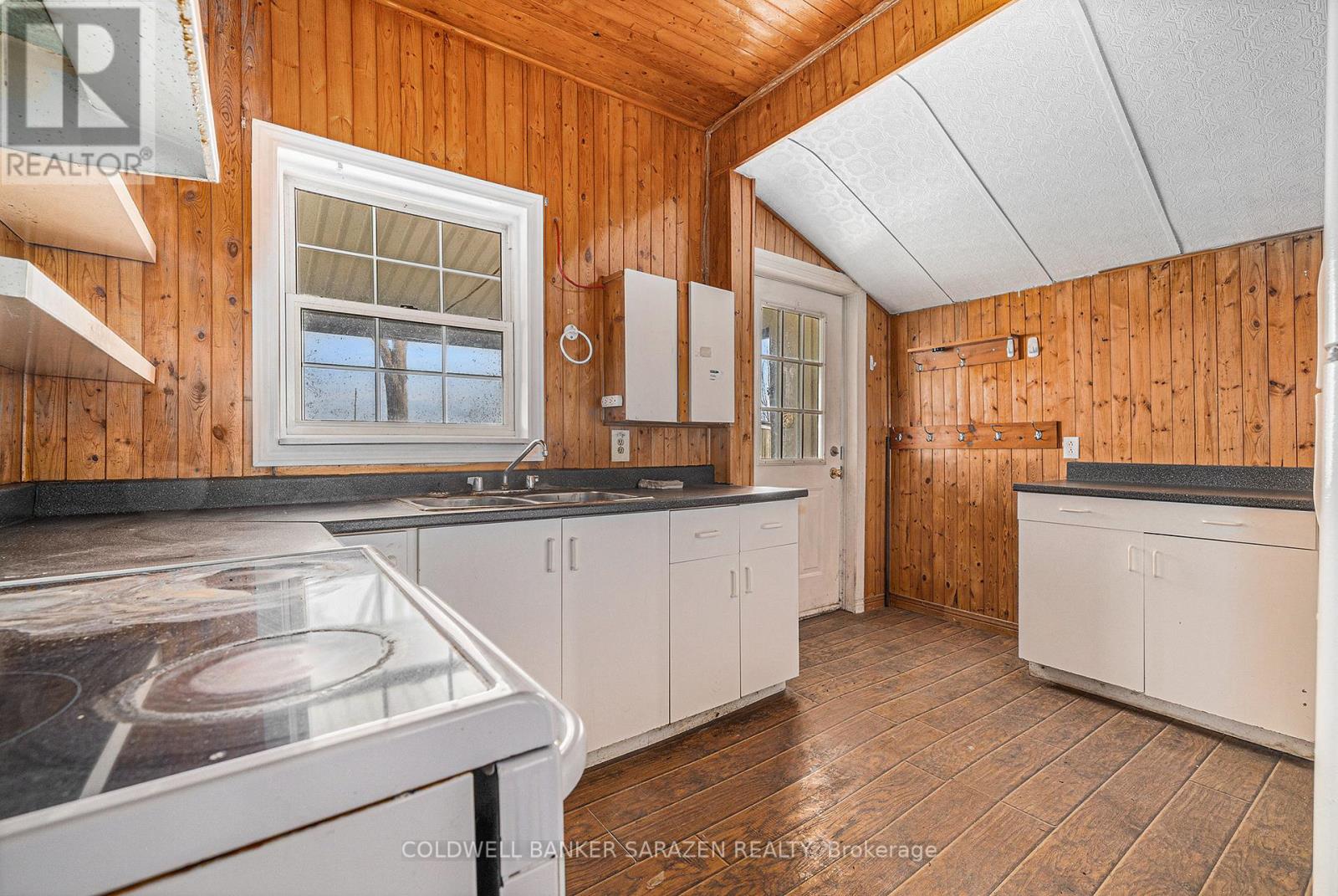 1417 Vances Side Road N