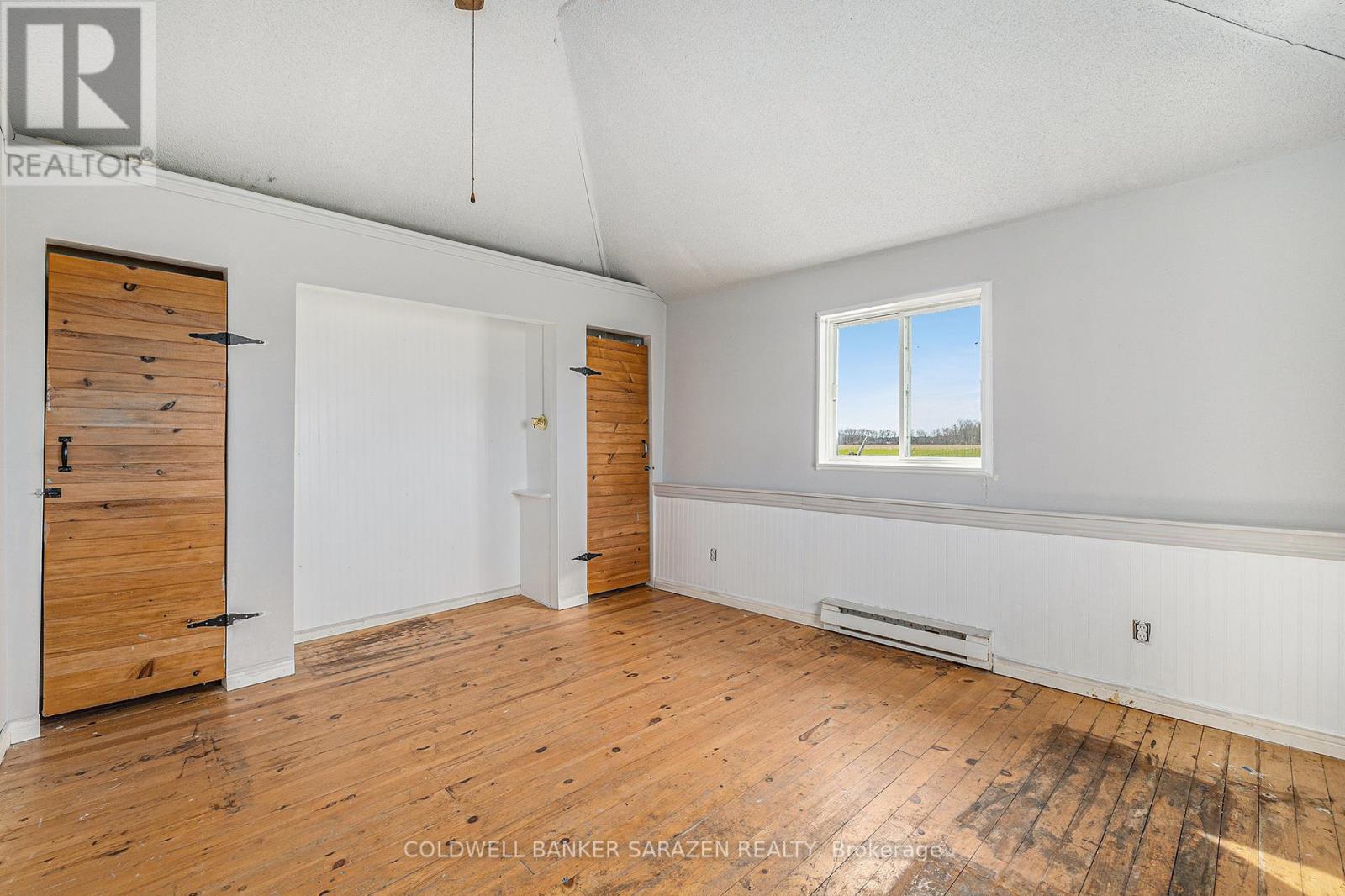1417 Vances Side Road N