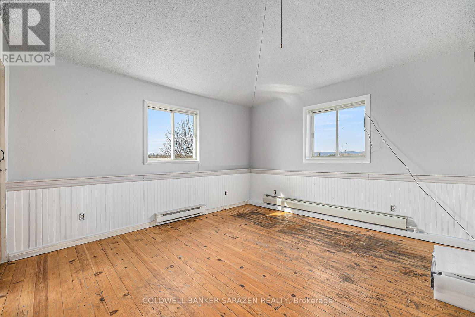 1417 Vances Side Road N