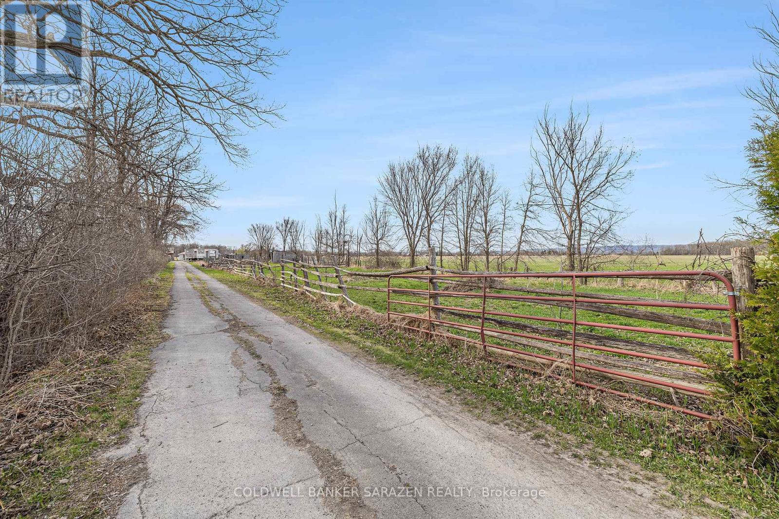 1417 Vances Side Road N