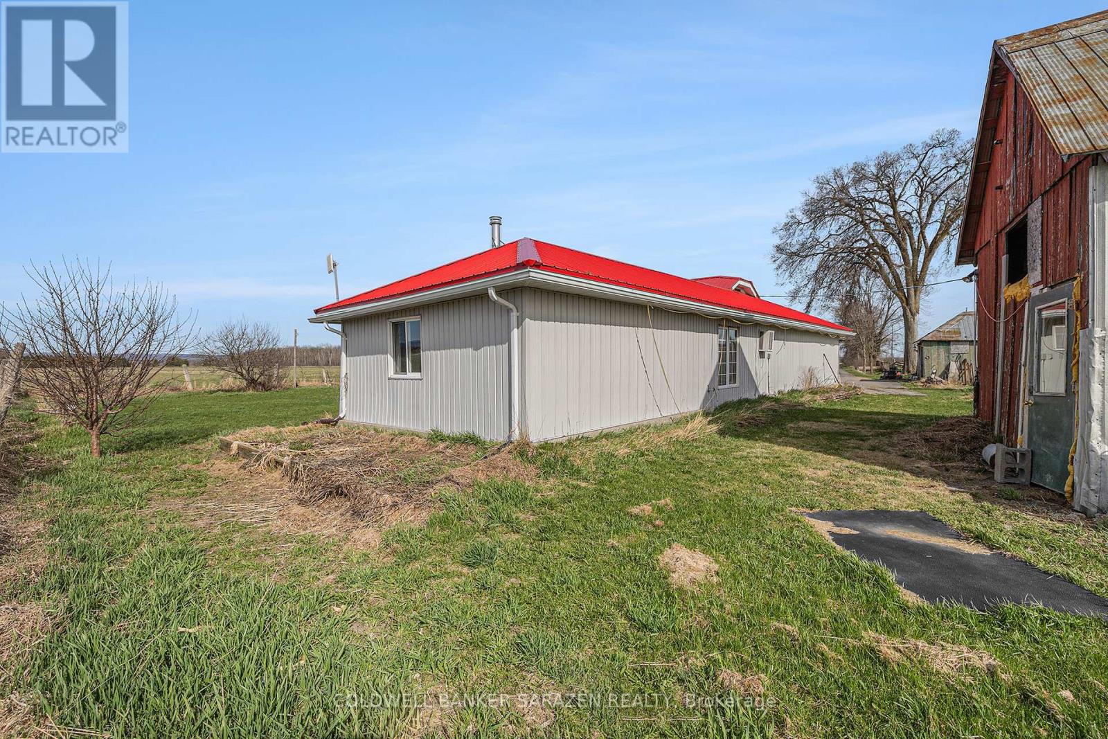 1417 Vances Side Road N