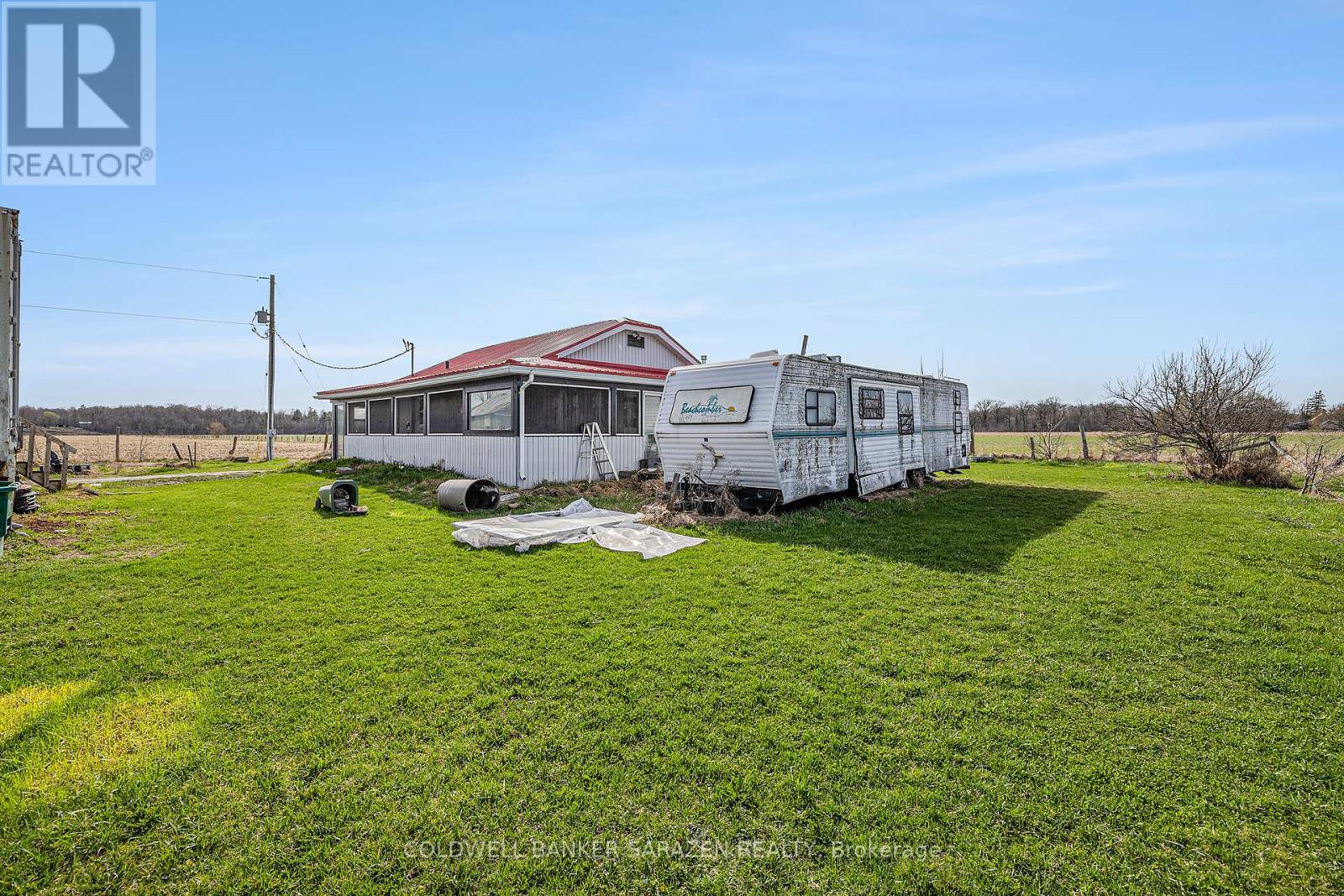 1417 Vances Side Road N