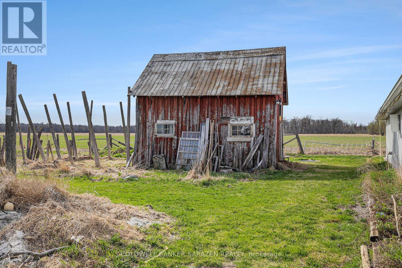 1417 Vances Side Road N