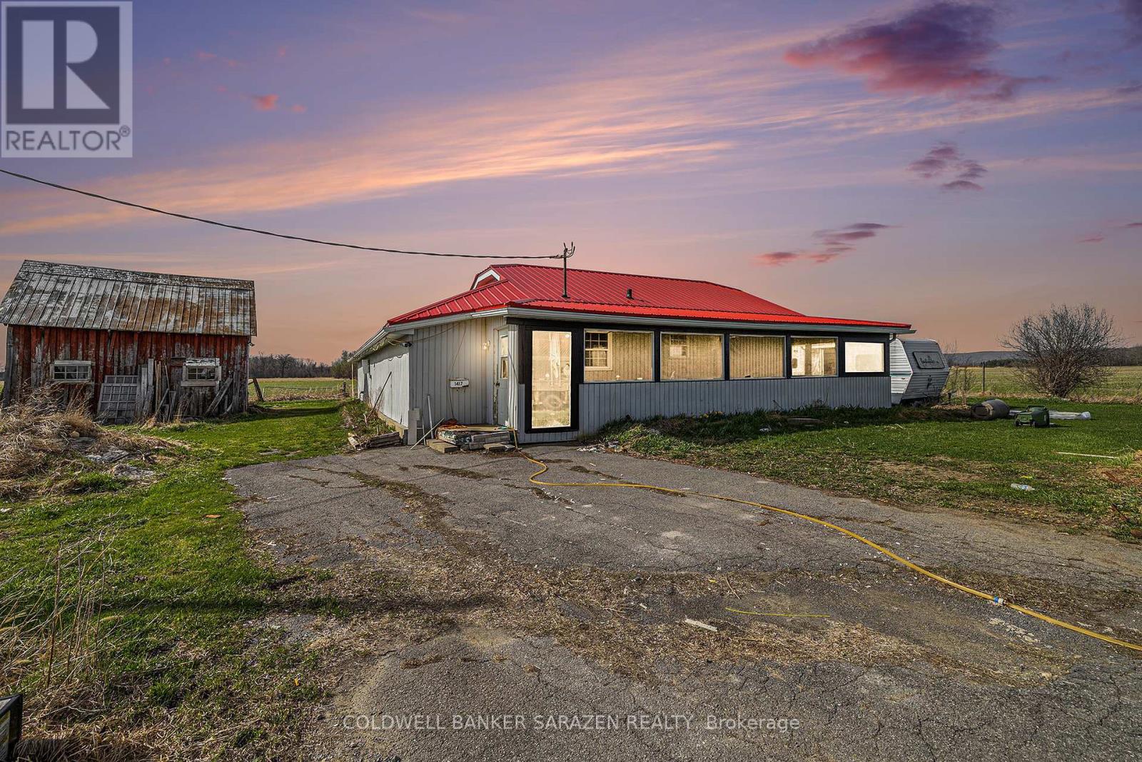 1417 Vances Side Road N