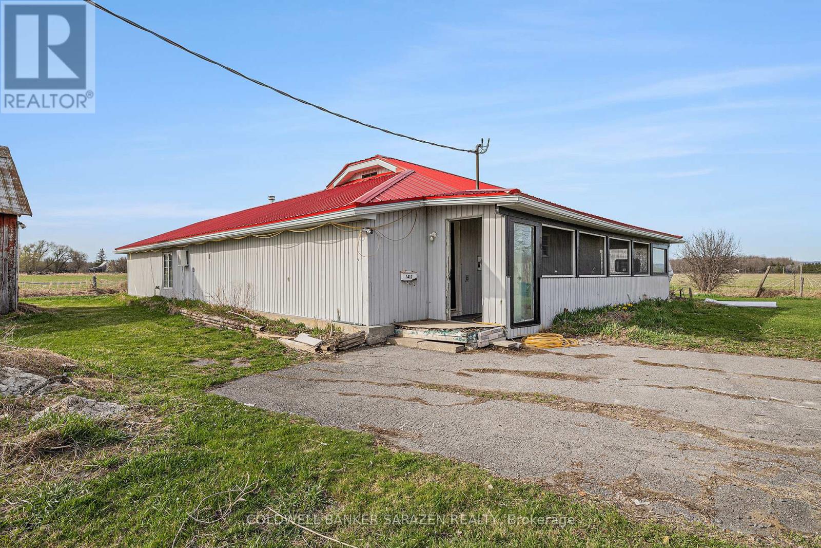 1417 Vances Side Road N