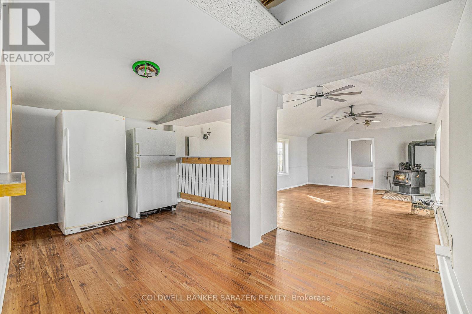 1417 Vances Side Road N