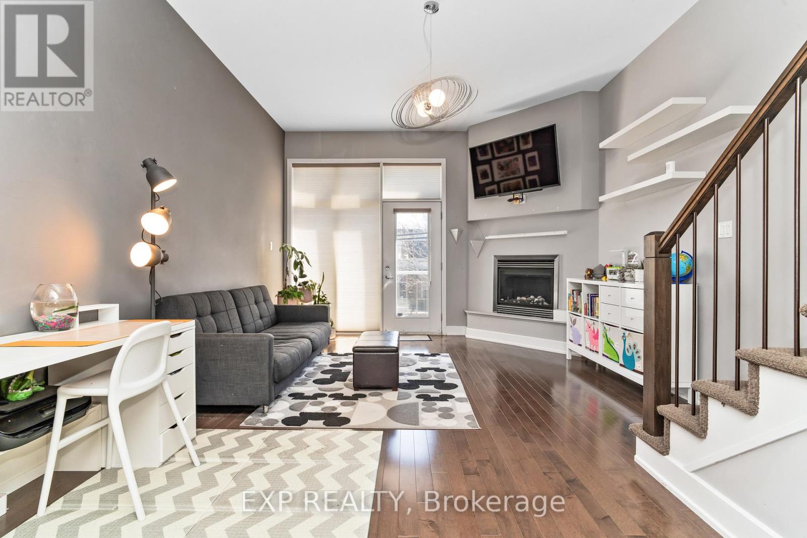57d Young Street