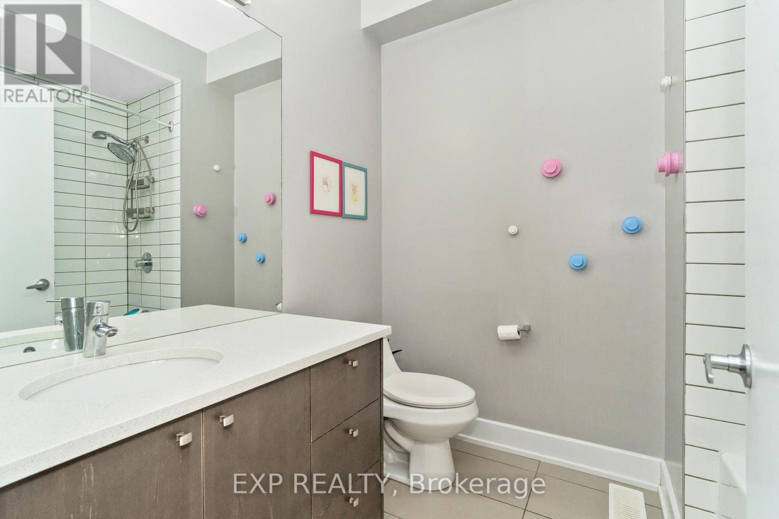 57d Young Street