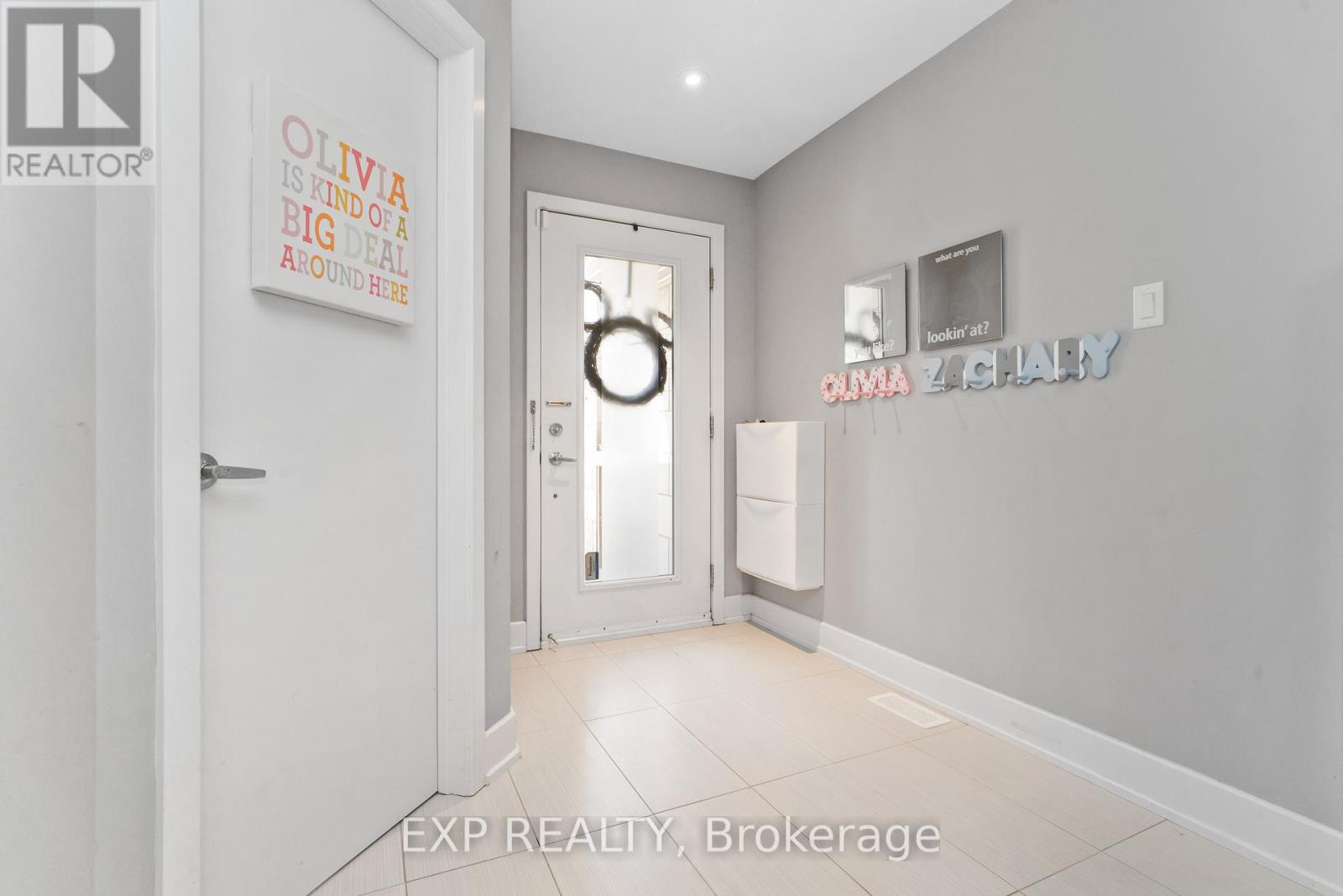 57d Young Street