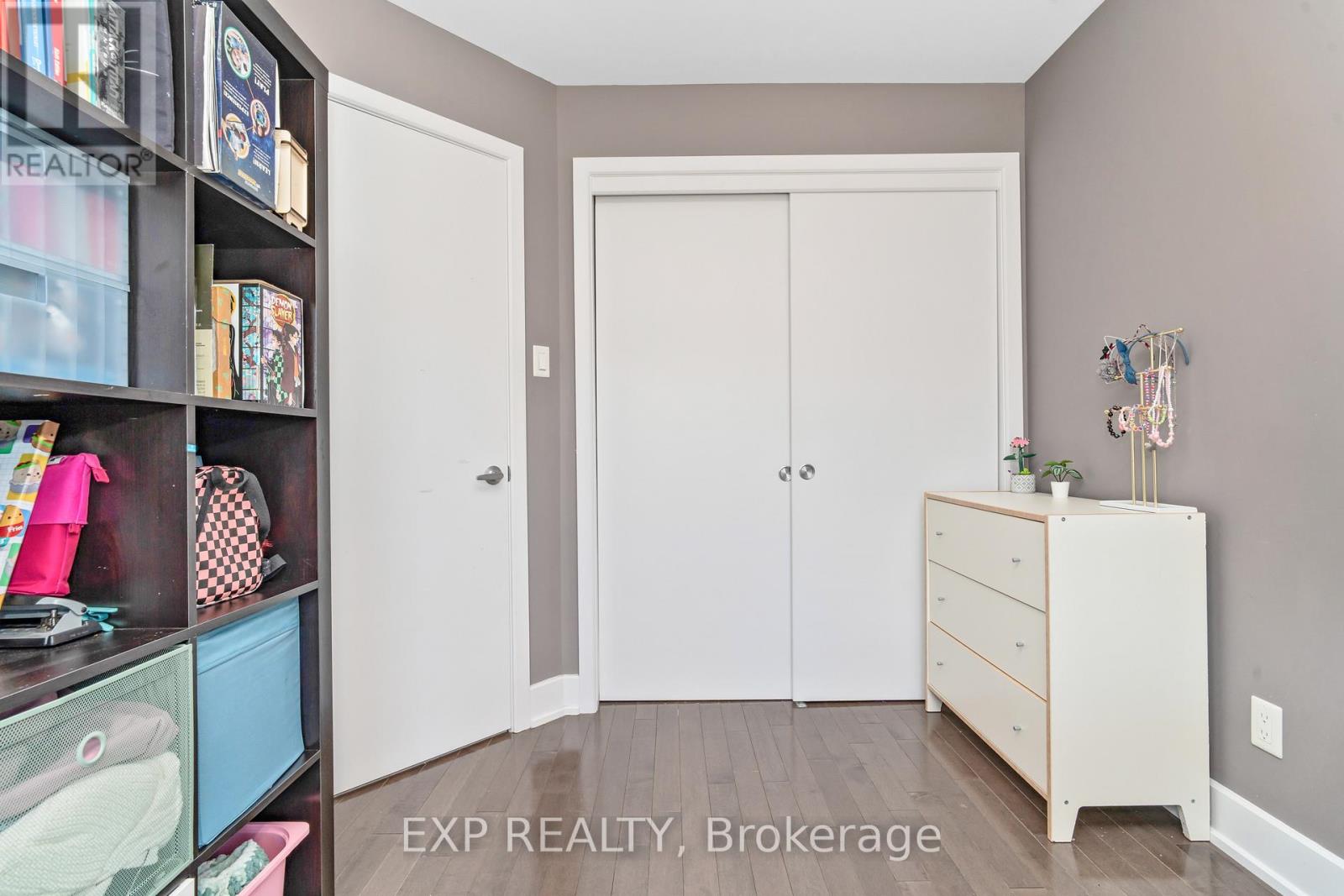 57d Young Street