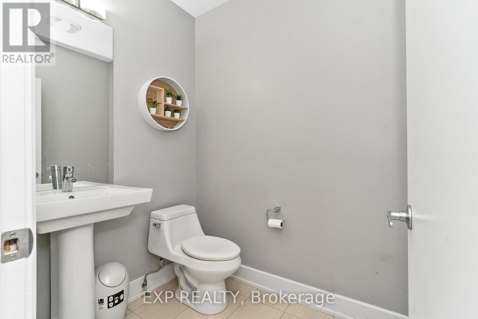 57d Young Street