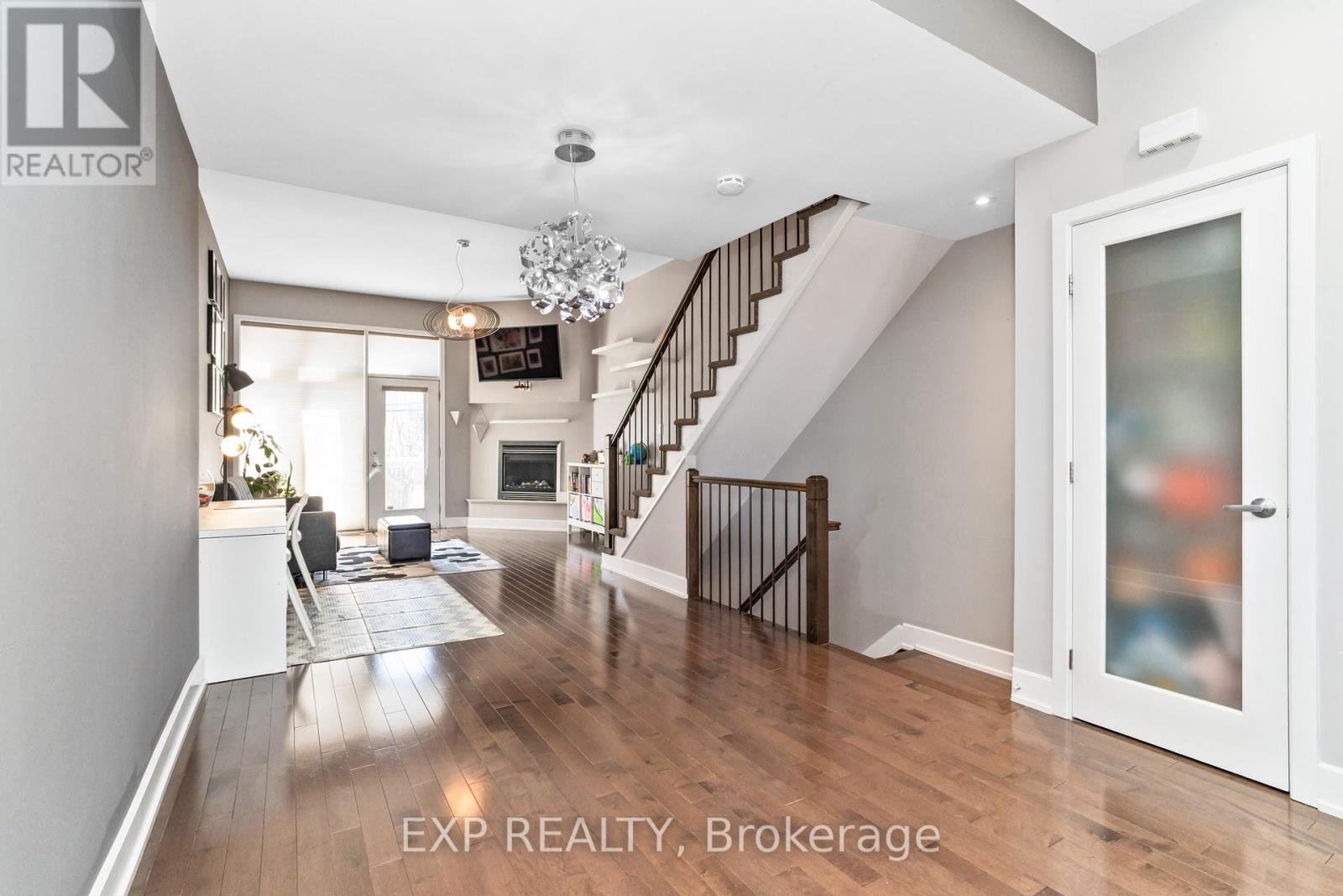 57d Young Street
