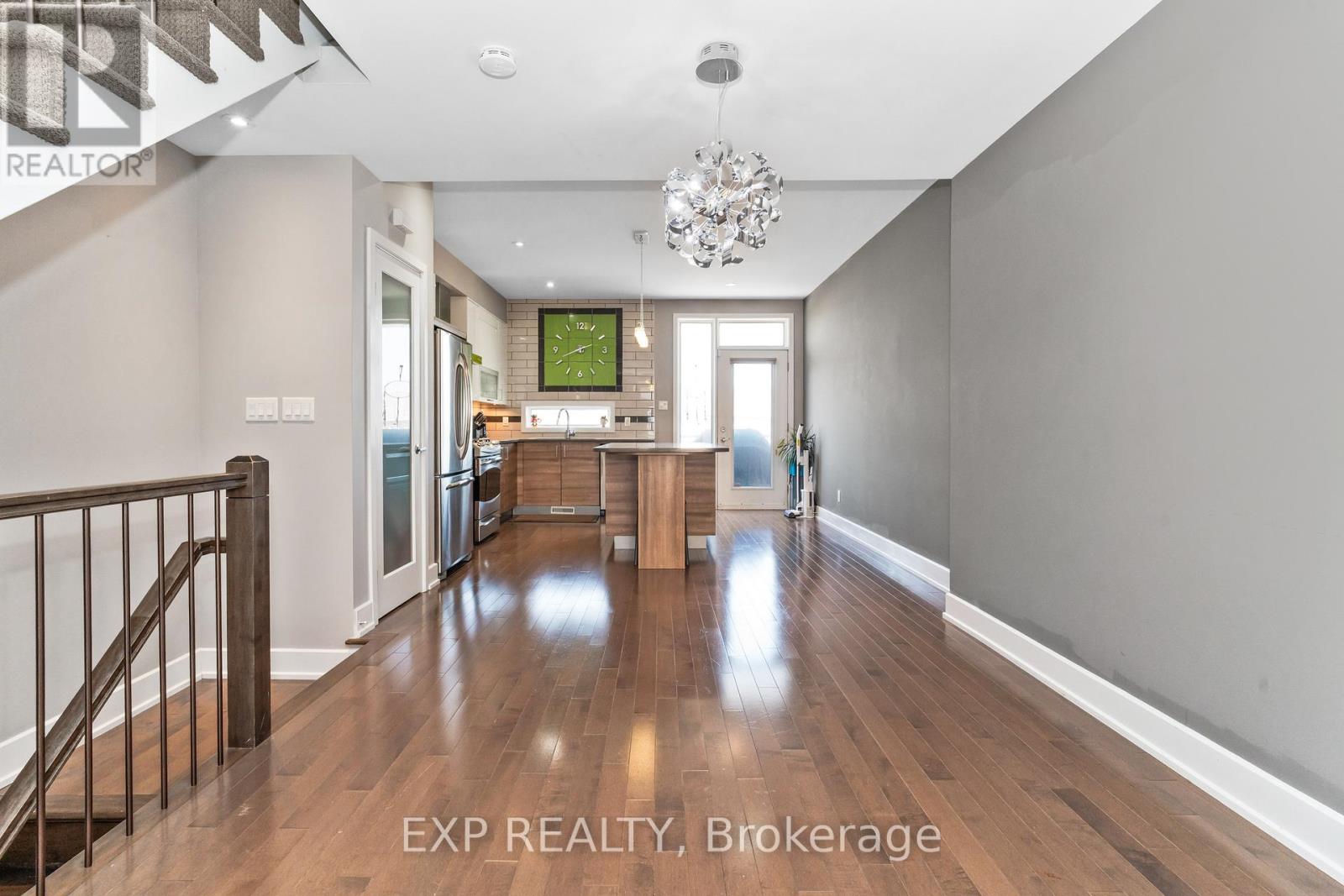 57d Young Street