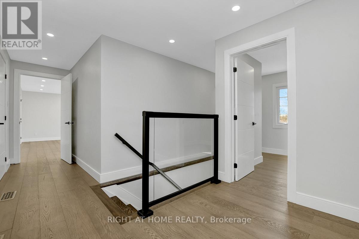 81 Canter Boulevard