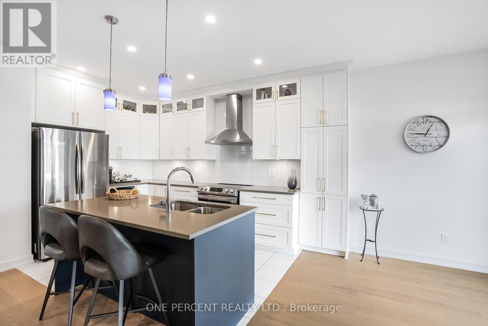 6487 Renaud Road