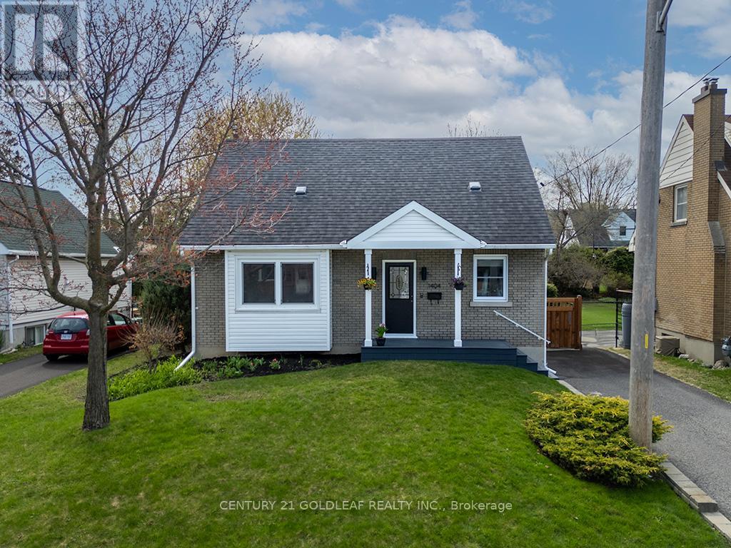 1404 Larose Avenue
