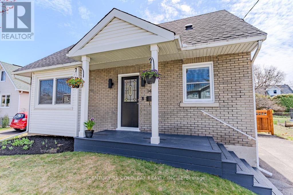 1404 Larose Avenue
