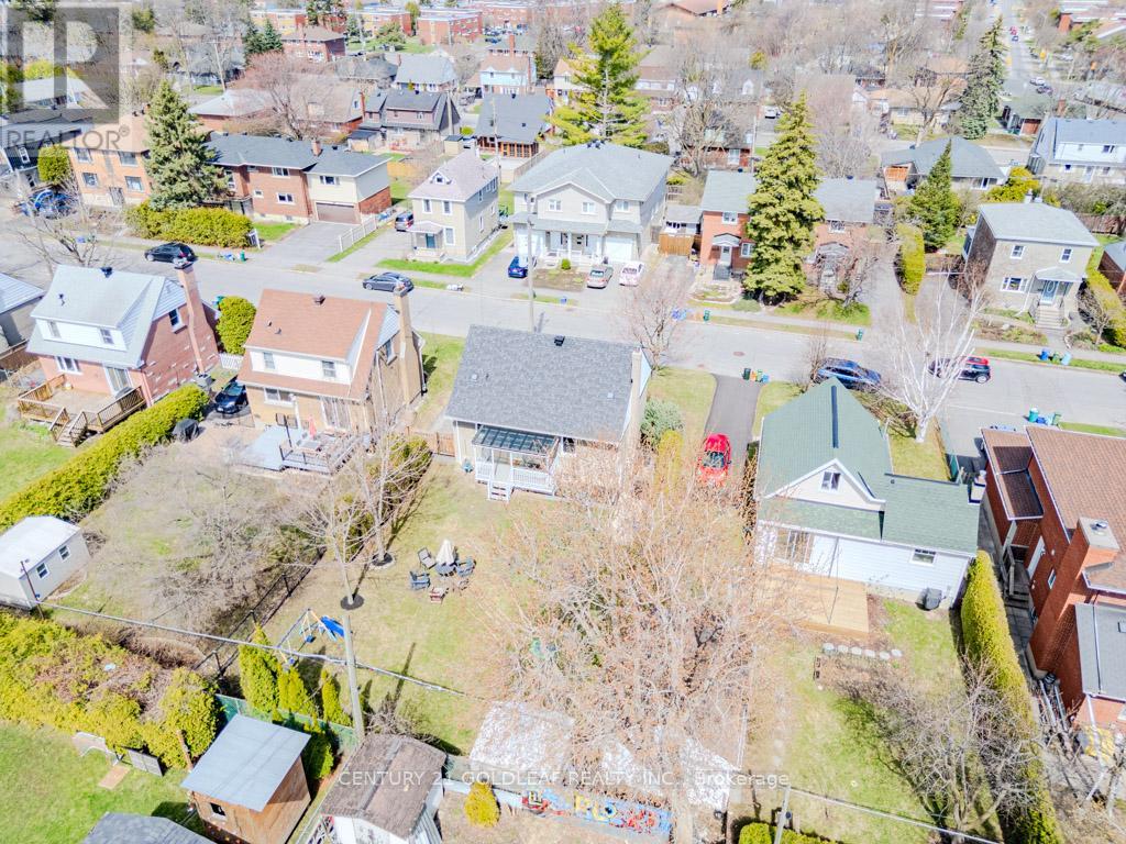 1404 Larose Avenue